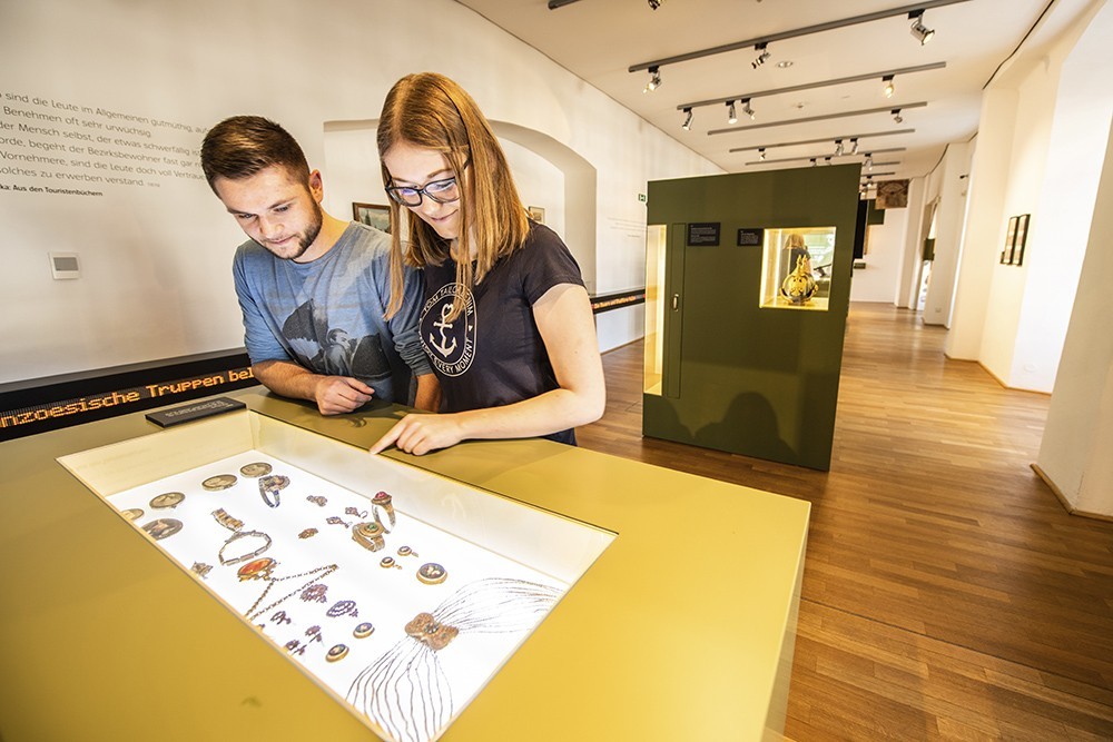 Kachelbild_5_Elemente_Museum