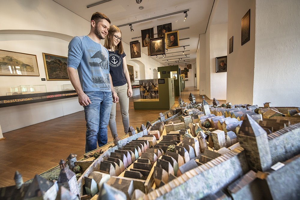 Kachelbild_5_Elemente_Museum_1