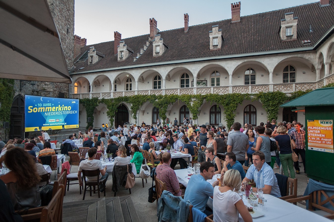 Sommerkino_Schlosshof Waidhofen.jpg