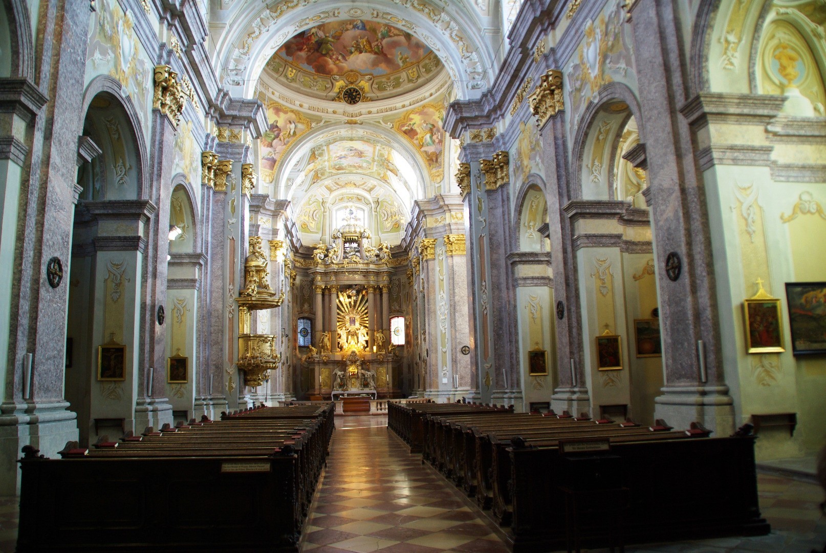 1471359258-basilika-innenraum_sonntagberg.gv.at.jpeg