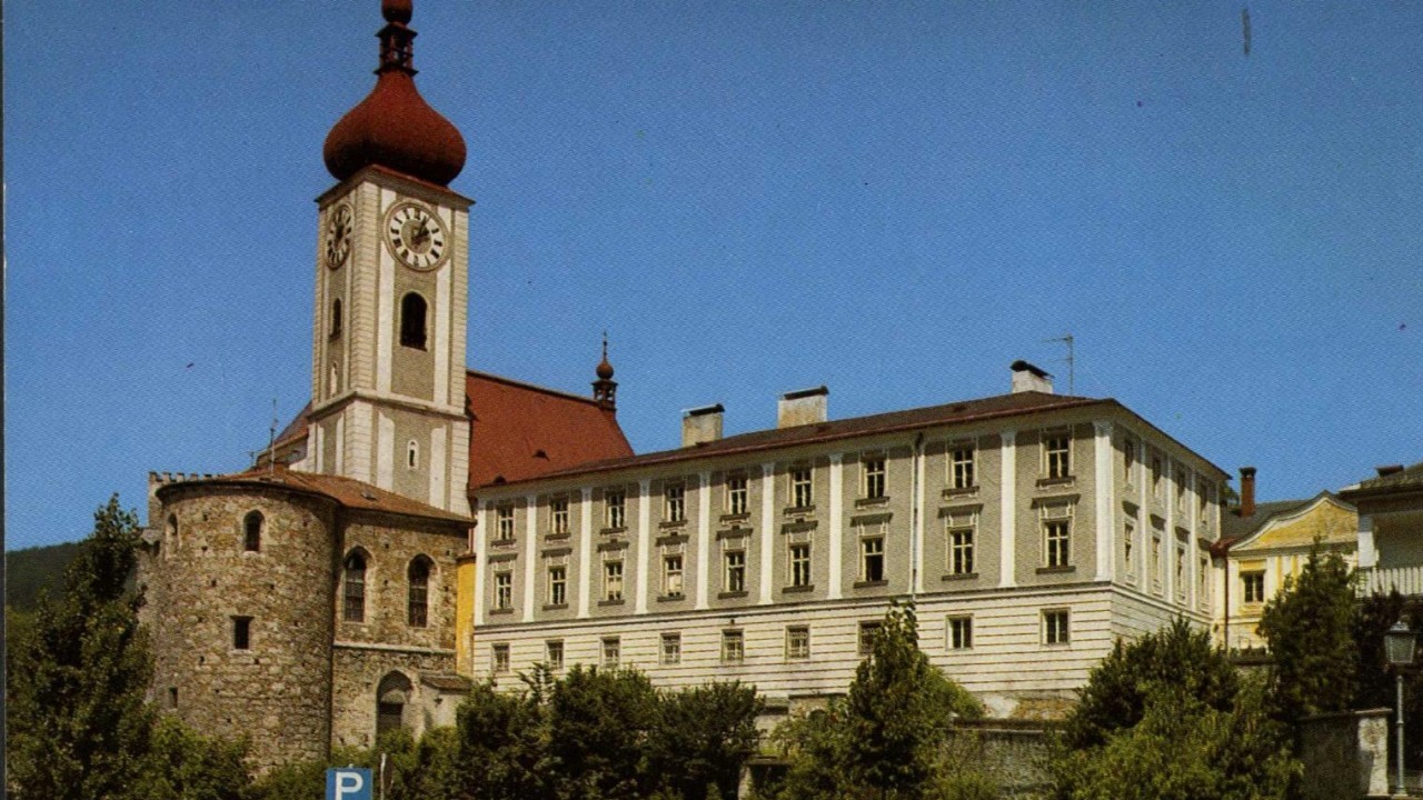 Ansichtskarte Stadtpfarrkirche und Pfarrhof.jpg