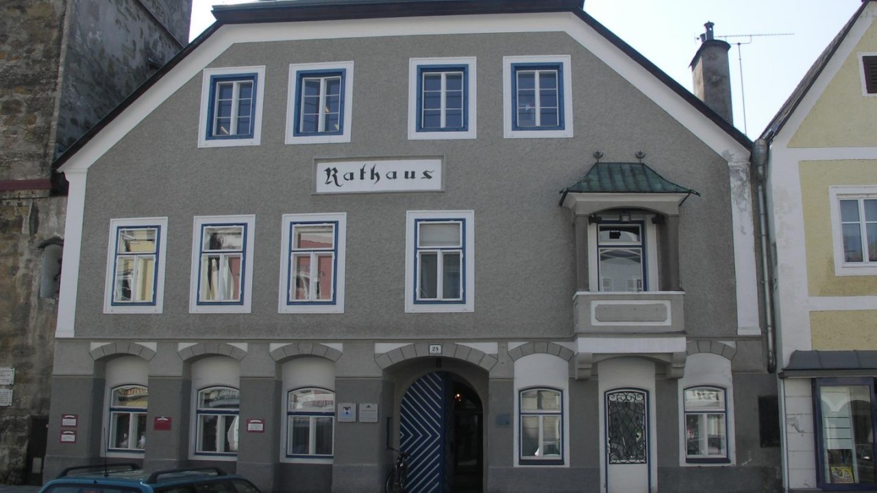 Rathaus Oberer Stadtplatz.JPG