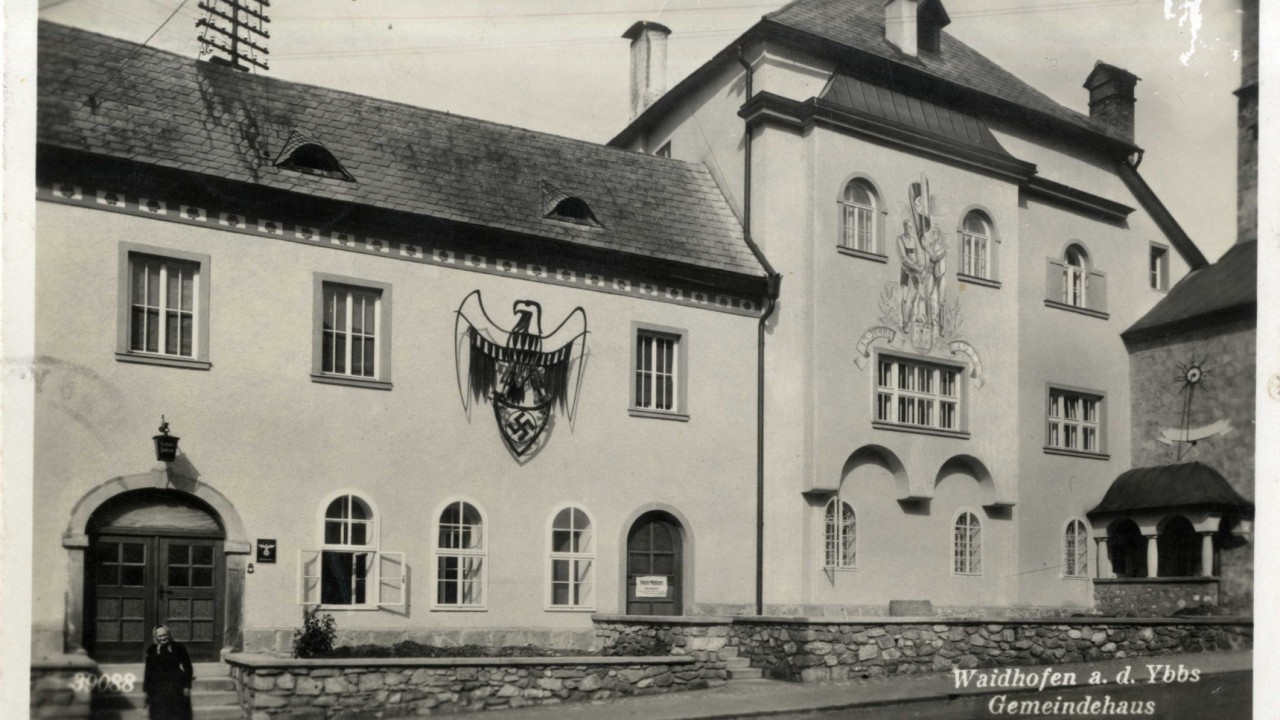 Rathaus Freisinger Berg.jpg