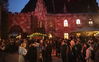 Schlosshof Adventmarkt