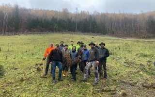 Gruppenfoto Aufforstung Quellschutzgebiet