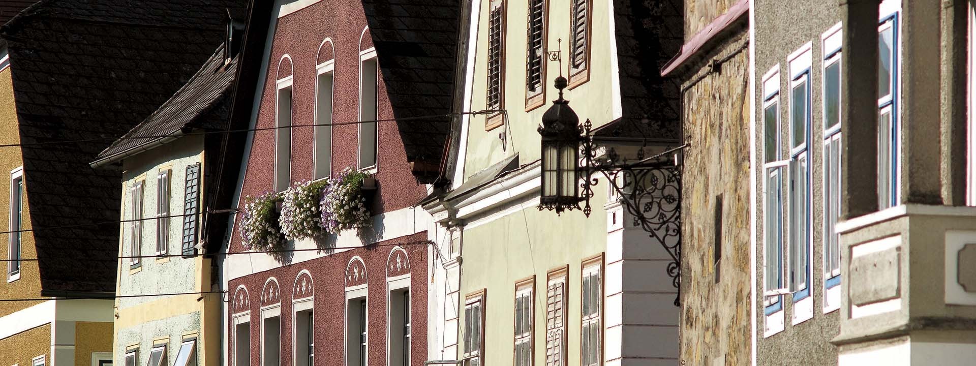 Header_breit_Haeuserzeile-Innenstadt.jpg