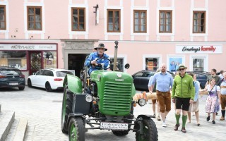 grüner Traktor