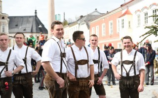 Jungs in Lederhosen