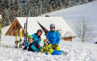 Familie im Schnee