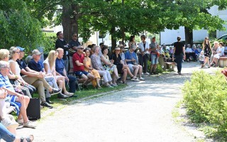 Leute im Schillerpark