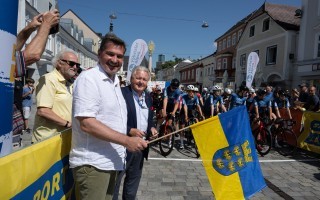 Bürgermeister beim Radrennen 