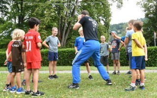 Kinder beim Sport