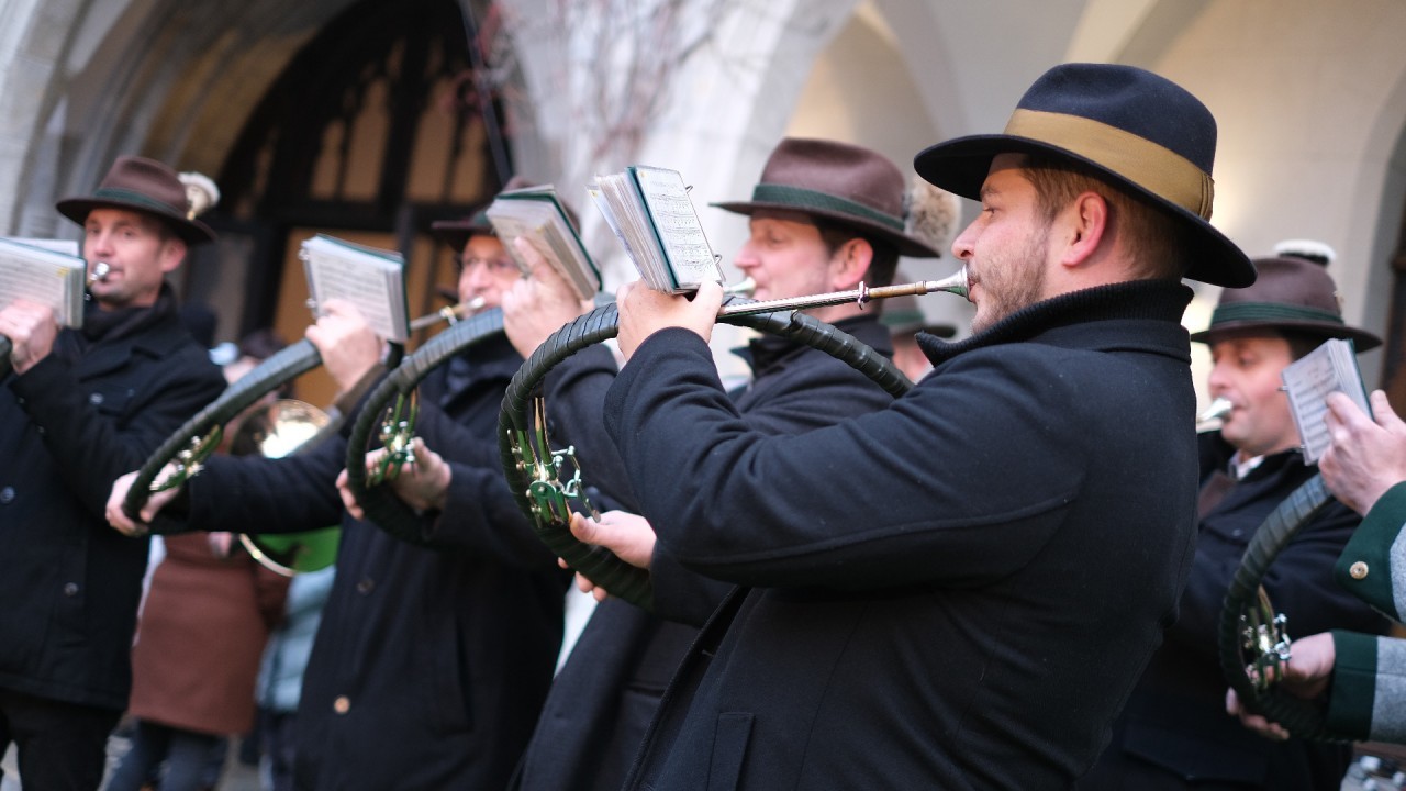 Musiker aus St. Leonhard beim Adventmarkt