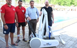 Neuer Poollifter im Parkbad