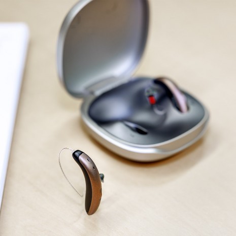 PH_Pic_Slim-Charger-Lifestyle-office-desk_1080x1080.jpg