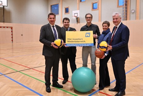 2025_11_Turnsaal_SMS Kopie.jpg