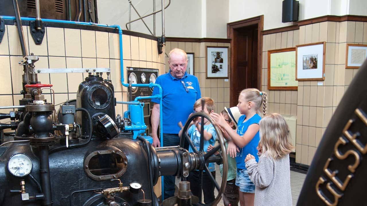 Headerbild_breit_Kinder_Schaukraftwerk-Schwellöd_2328-.jpg